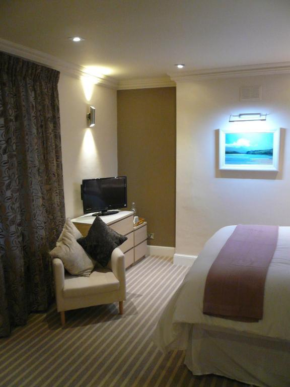 One4B&B Cheltenham Room photo