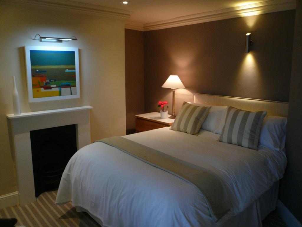 One4B&B Cheltenham Room photo